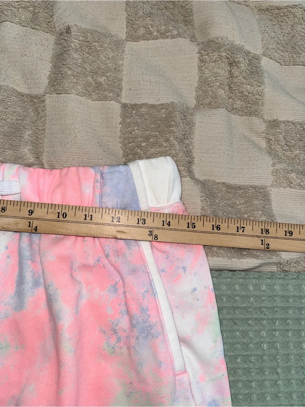 Nike Girls Pastel Tie Dye Athletic Shorts Pink White XL Standard Fit Pocket
